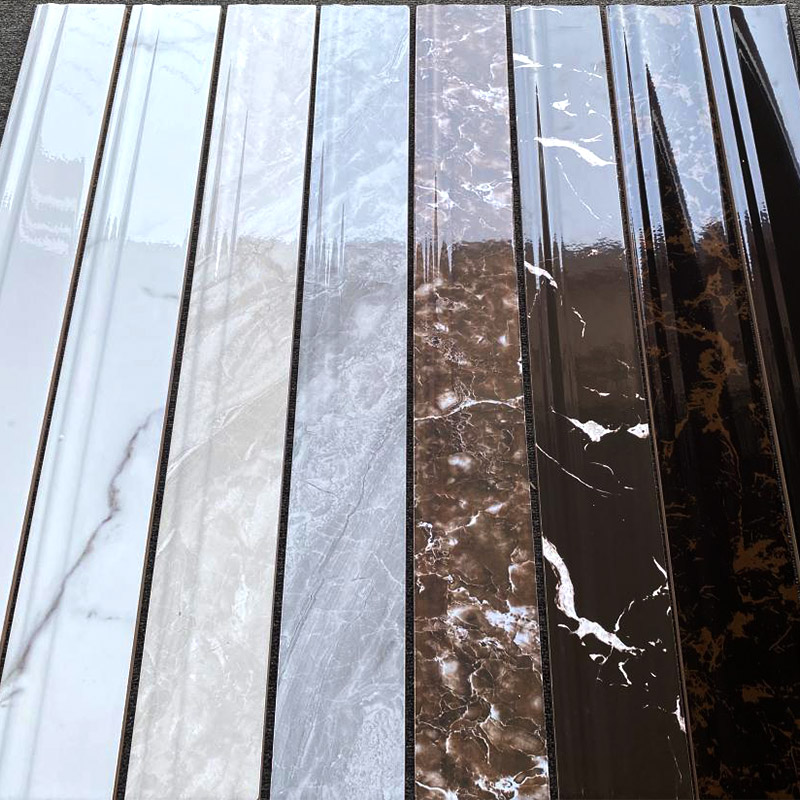 Tile skirting Zócalo de azulejos