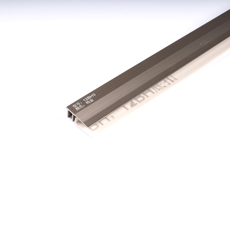 Moldura de borde de escalera de azulejos de diferentes formas