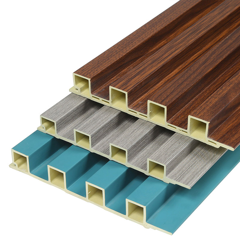 Pared interior de panel acanalado