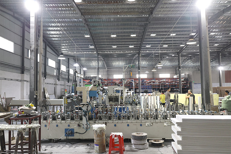 Panel estriado para pared