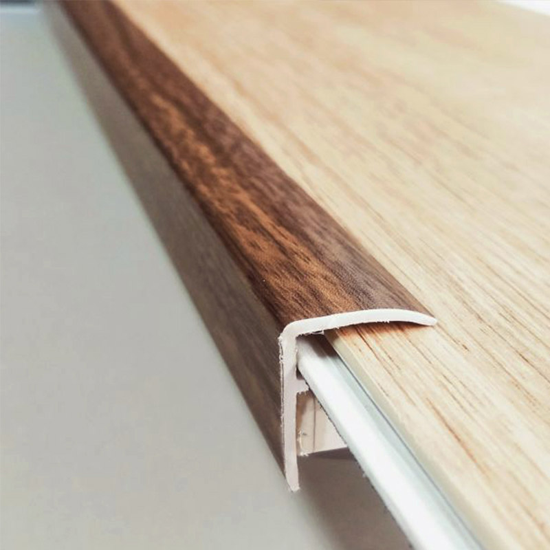 Listones interiores para bordes de escaleras en forma de F