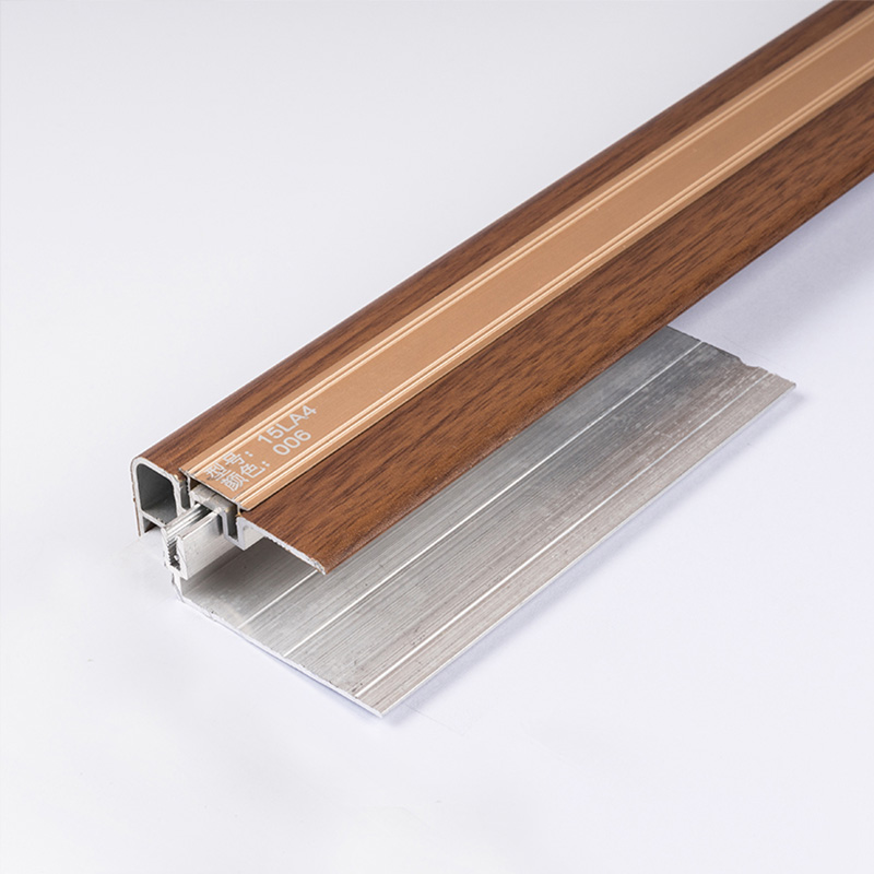 Bordes de escaleras con azulejos