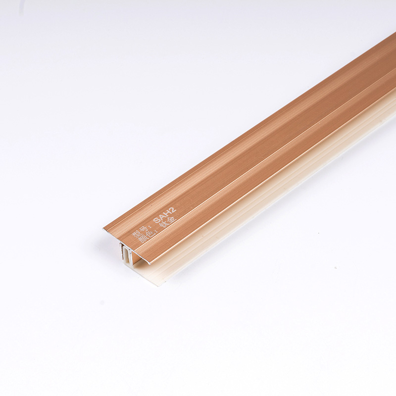 moldura en forma de T