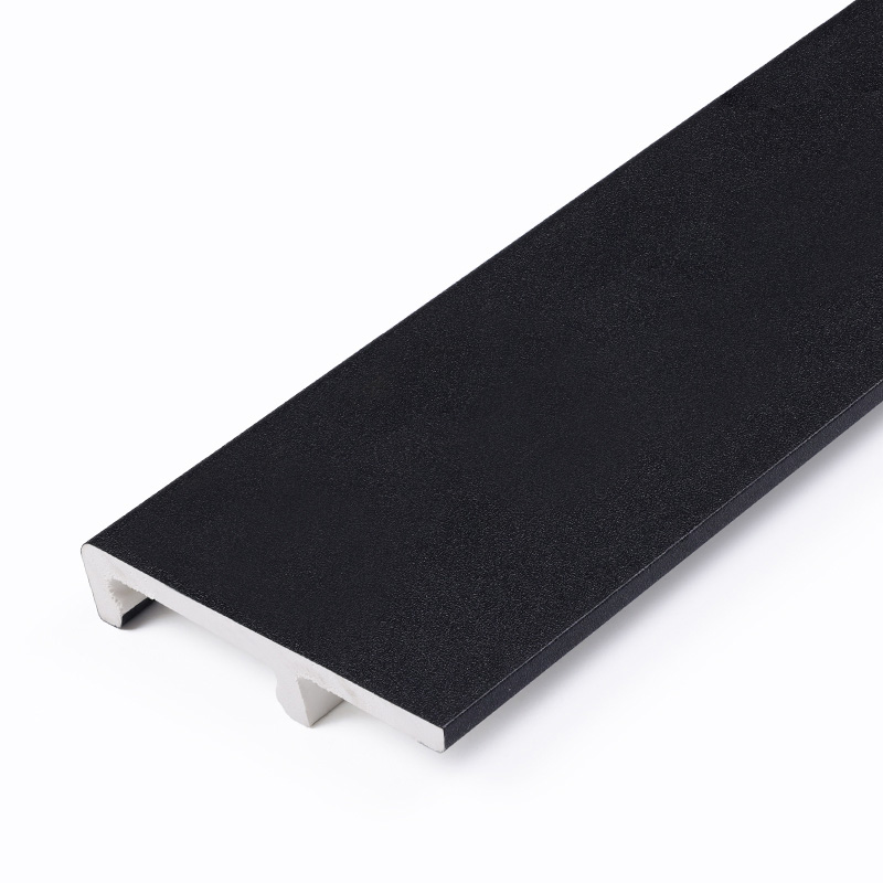 Interior Rodapi&eacute;s negros