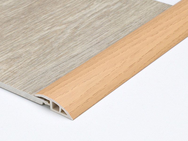 Reductor de pisos de PVC de imitaci&oacute;n de madera de 28 * 5 mm