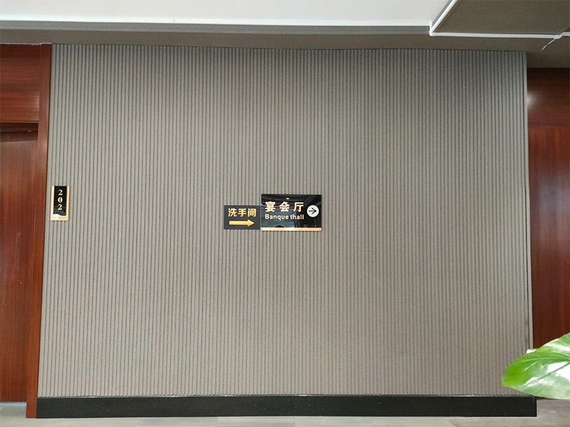 Panel de pared ranurado de WPC