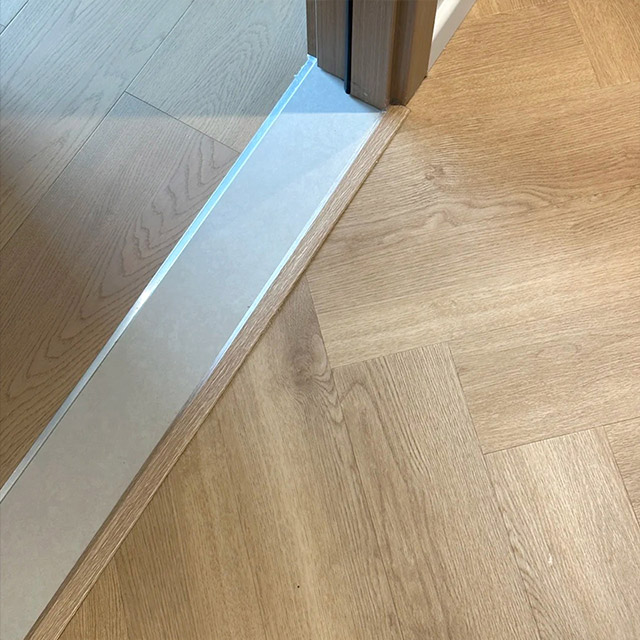 Tira de borde de piso SPC en forma de L de 24 * 4 mm