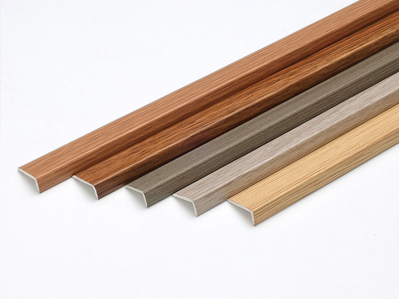 Listones para bordes de suelo de madera en forma de L