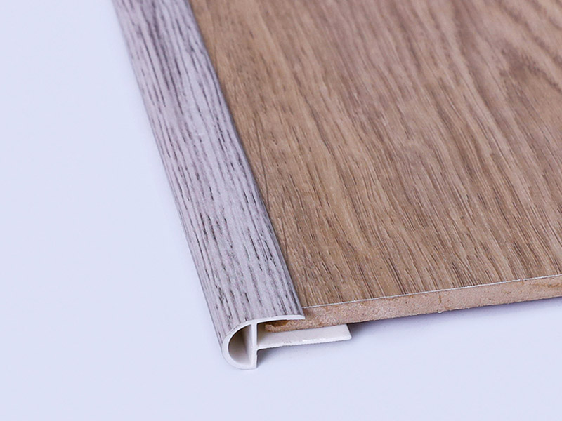 Tiras de borde de escalera