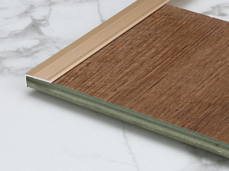 Borde de piso de aluminio en forma de L