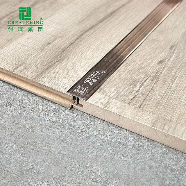 Embellecedor de aluminio en forma de T de 20x9,2 mm