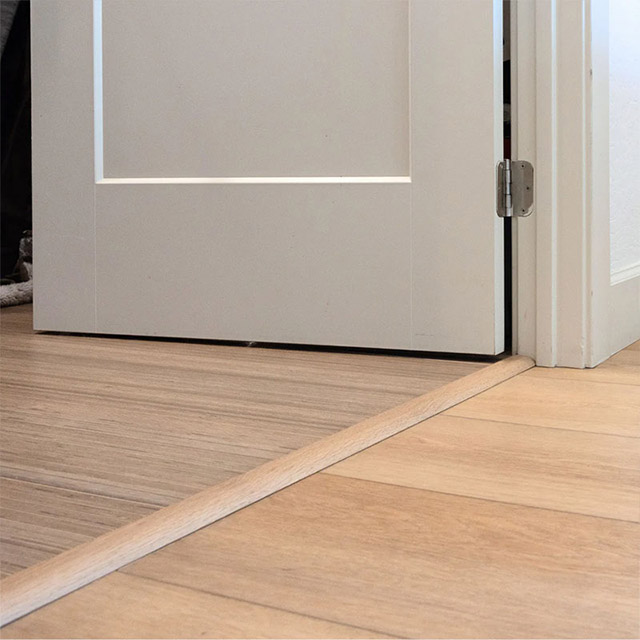 Tira de transición para pisos SPC de veta de madera de 32 * 4 mm
