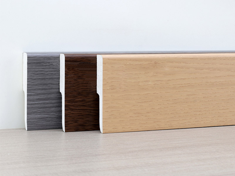 Rodapi&eacute; de PVC macizo de 60*12 mm