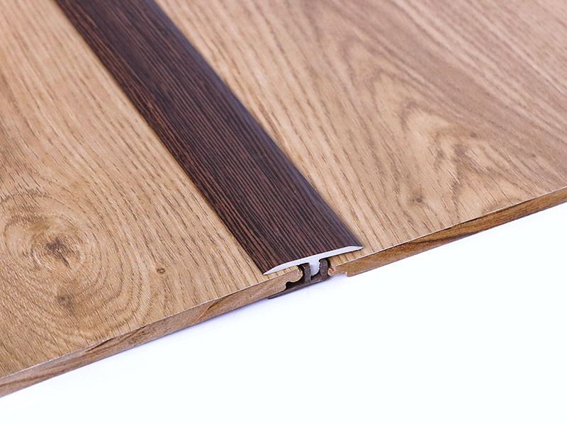 ¿Cómo instalar la moldura Floor T?