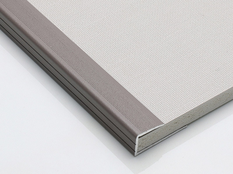  Molduras de piso laminado con moldura en C