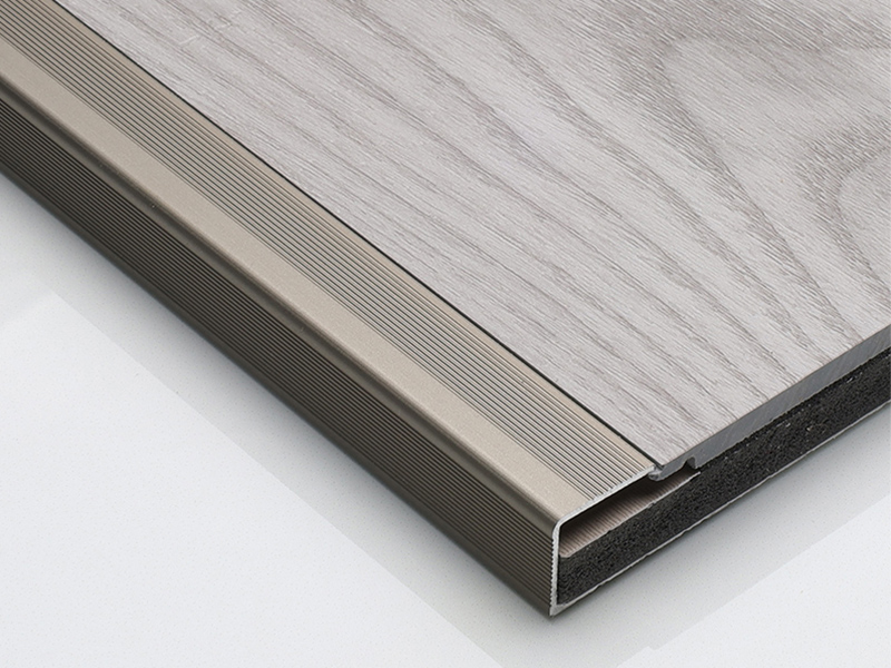 Tira de borde de piso de aleaci&oacute;n de aluminio en forma de C