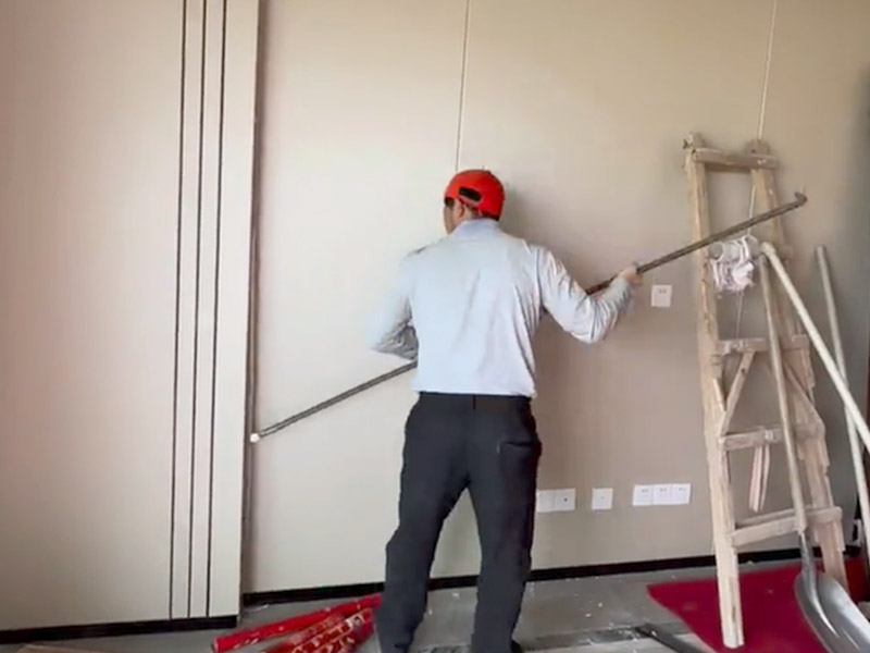 ¿Cómo se eliminan los paneles sin dañar las paredes?