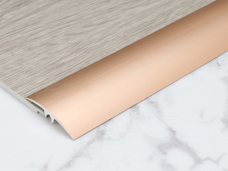 Embellecedor de cubierta de piso universal