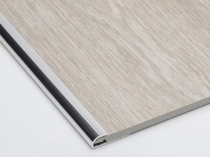 Borde de piso de metal en forma de C