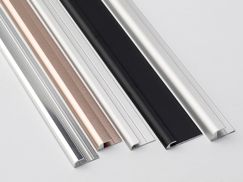 Borde de piso de metal en forma de C