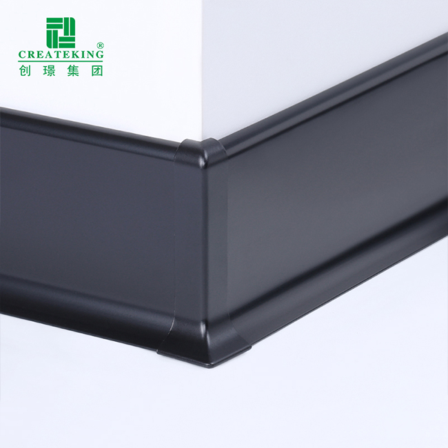 Zócalo negro de aluminio personalizado del fabricante de China