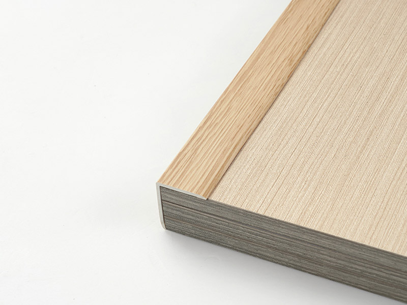 Protector de esquina de piso de madera maciza de PVC en forma de L de 32 * 28 mm