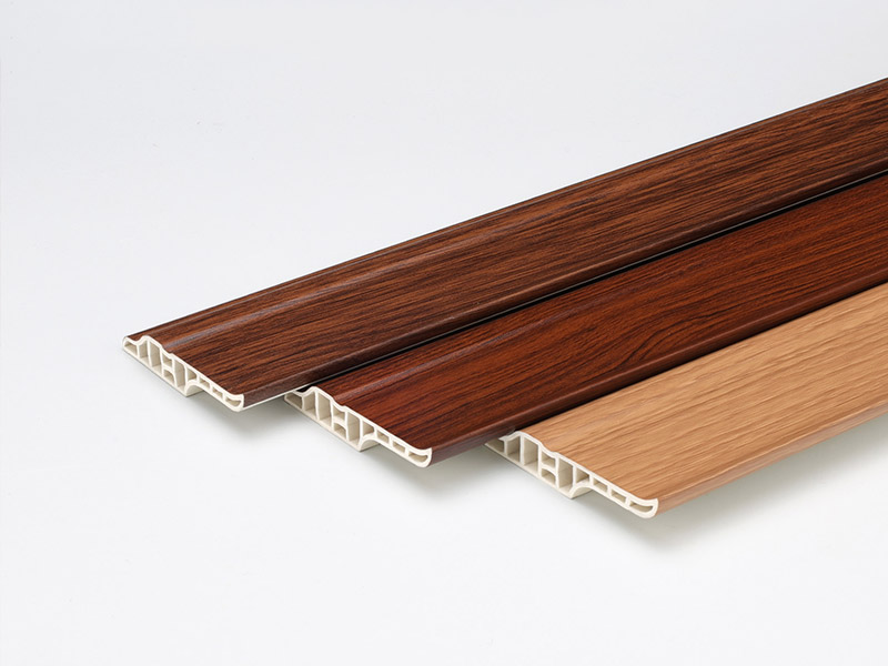 Rodapi&eacute; de PVC multifuncional de 68*16 mm