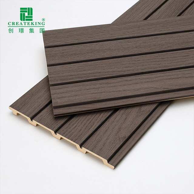 Paneles de pared estriados de PVC con acabado de madera de 170 * 11 mm