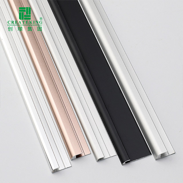 Borde de aluminio para piso SPC de 24,95x6,2 mm