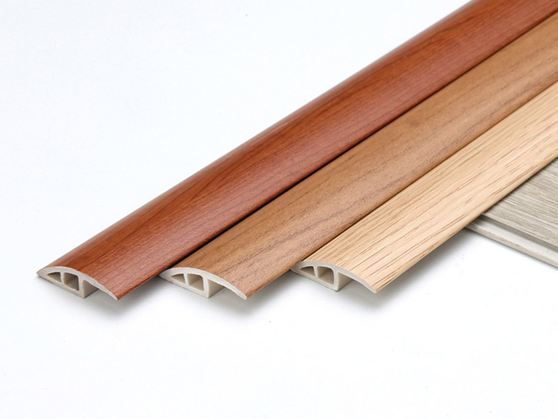 Reductor de pisos de PVC de imitaci&oacute;n de madera de 28 * 5 mm