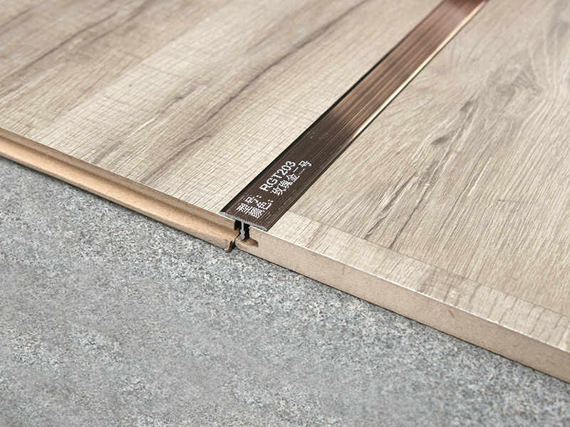 Moldura de aluminio en forma de T