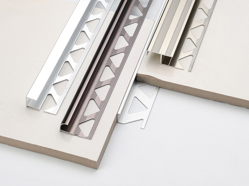 Borde de azulejo en forma de C