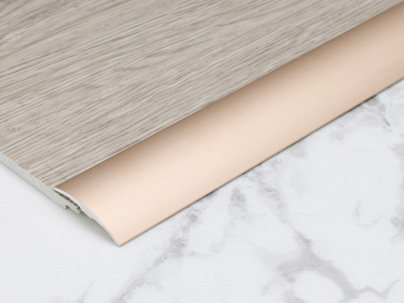 Tira de transici&oacute;n de piso de aluminio universal