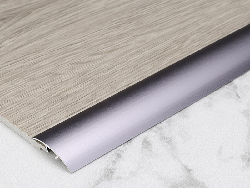 Tira de transici&oacute;n de piso de metal universal