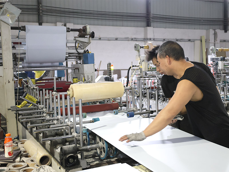 ¿Cómo se fabrican los paneles PVC?