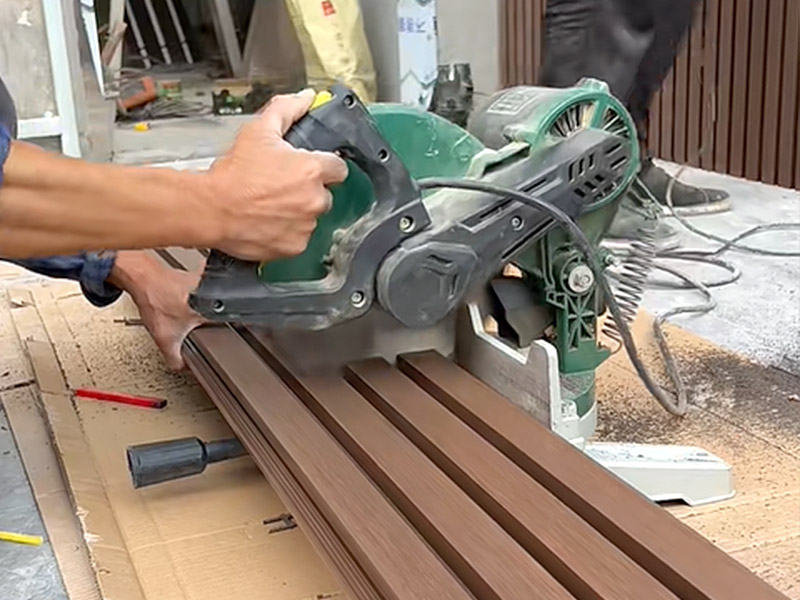 ¿Se pueden cortar los paneles de pared a tamaño?