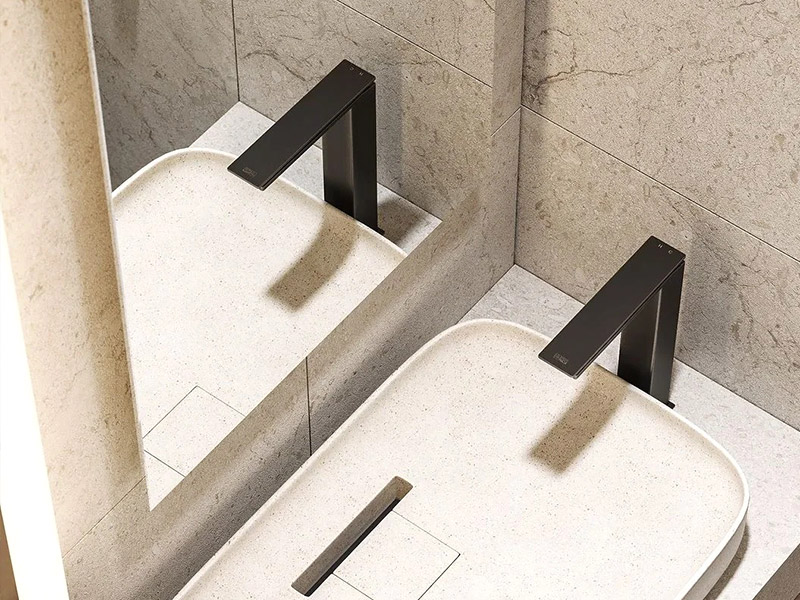 Hoja de m&aacute;rmol de PVC en el ba&ntilde;o