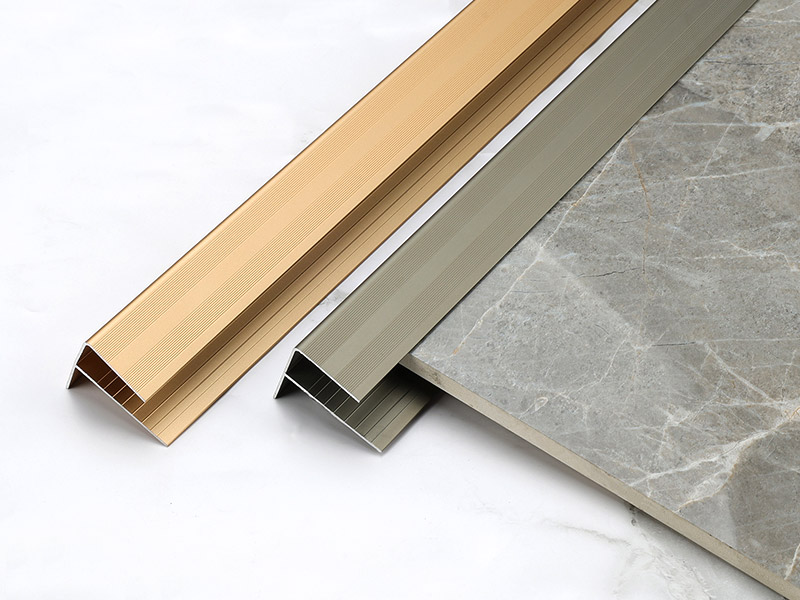 Mamparas de escalera antideslizantes de aluminio