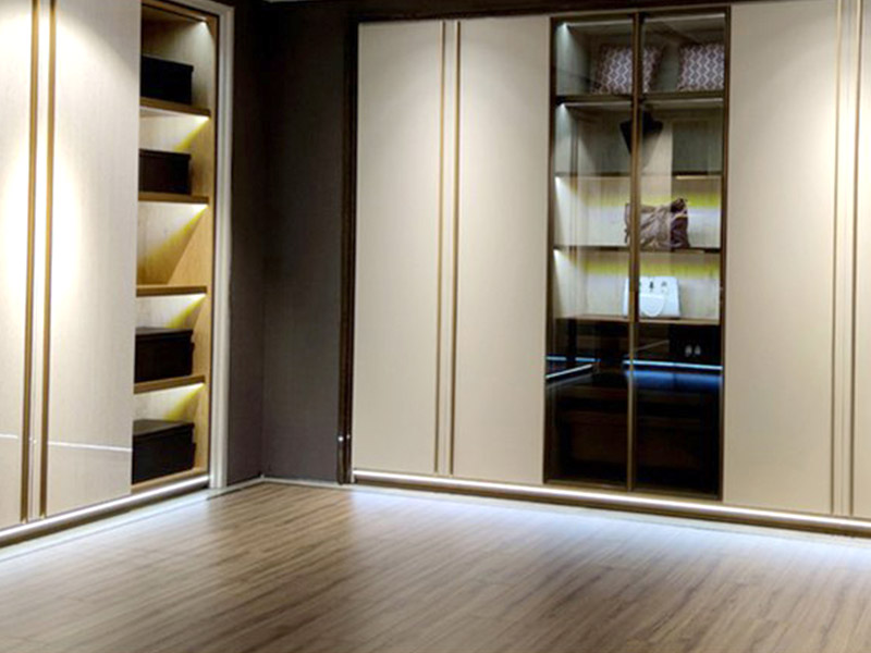 Rodapi&eacute; de aleaci&oacute;n de aluminio LED de 80*9 mm