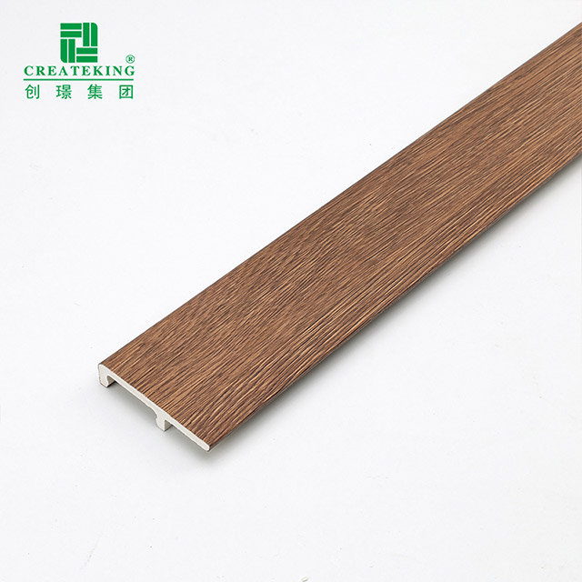 Rodapié con clip de PVC de 60*12 mm