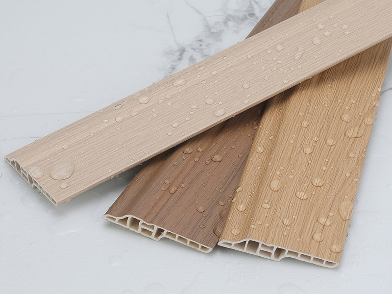 Z&oacute;calo de piso de PVC