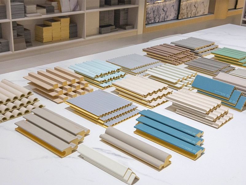 ¿En qué colores vienen los paneles de pared de WPC?