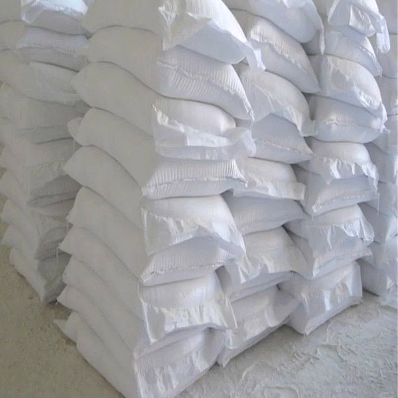 Aplicación de carbonato de calcio en rodapiés de PVC